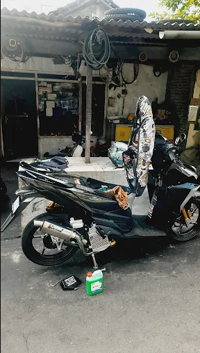 Servis Ringan Motor di Bengkel Mas Djalal